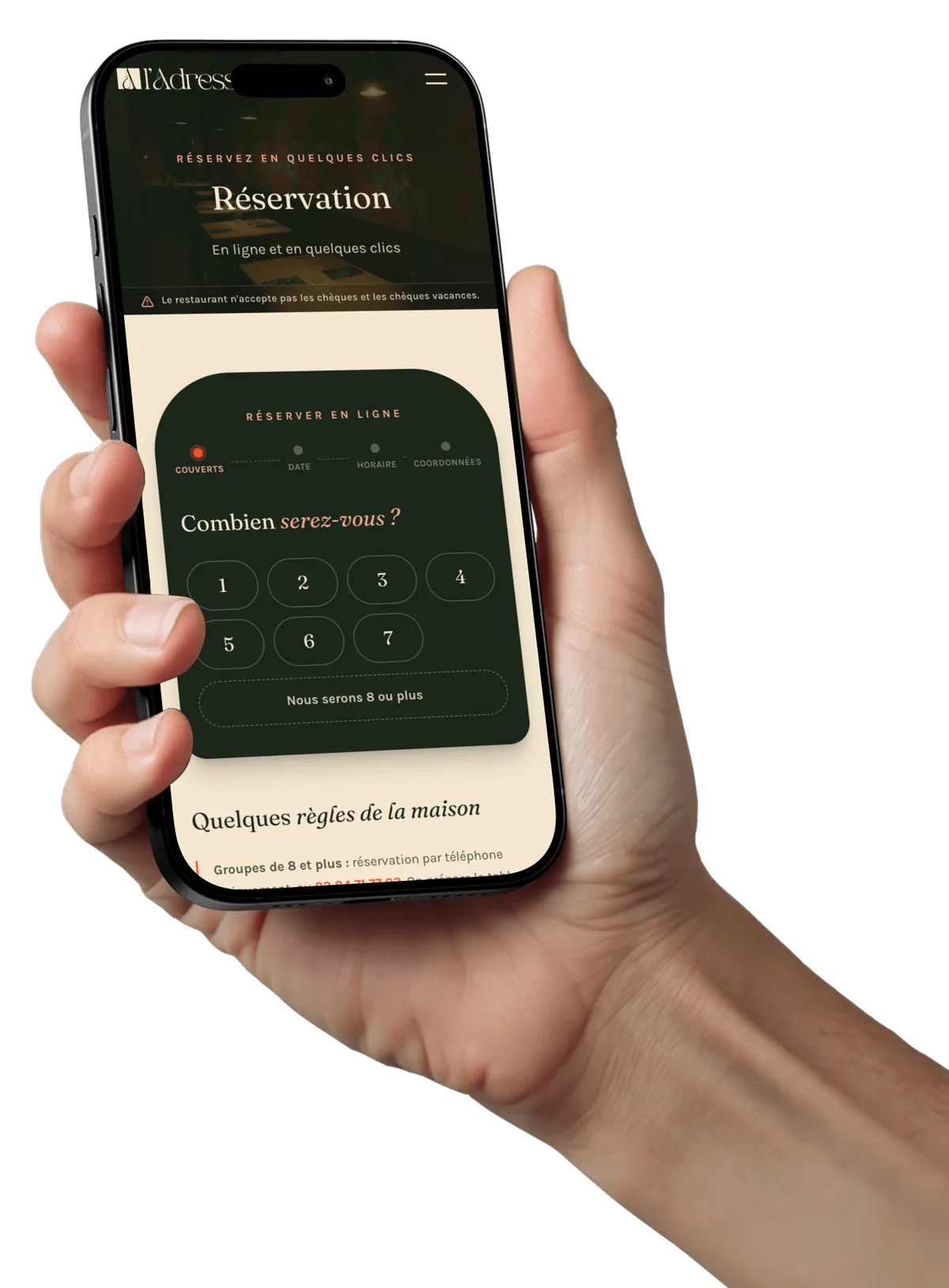 La réservation L’Adresse sur iPhone, tenue en main